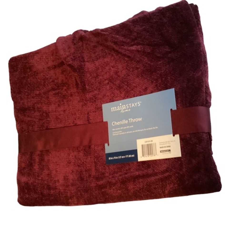 NWT❣️ Chenille ❣️ Throw Deep Red Christmas 50x70